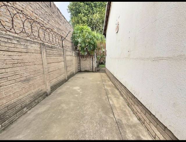 3 BEDROOM HOUSE FOR SALE IN MINNEBRON